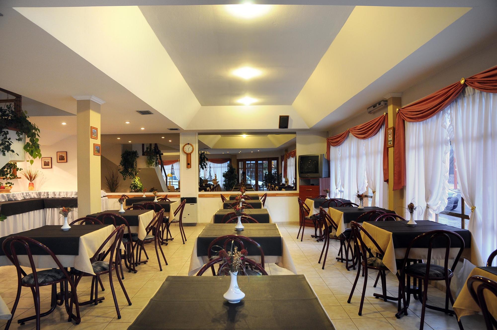 Hotel Salerno Villa Carlos Paz Exterior foto