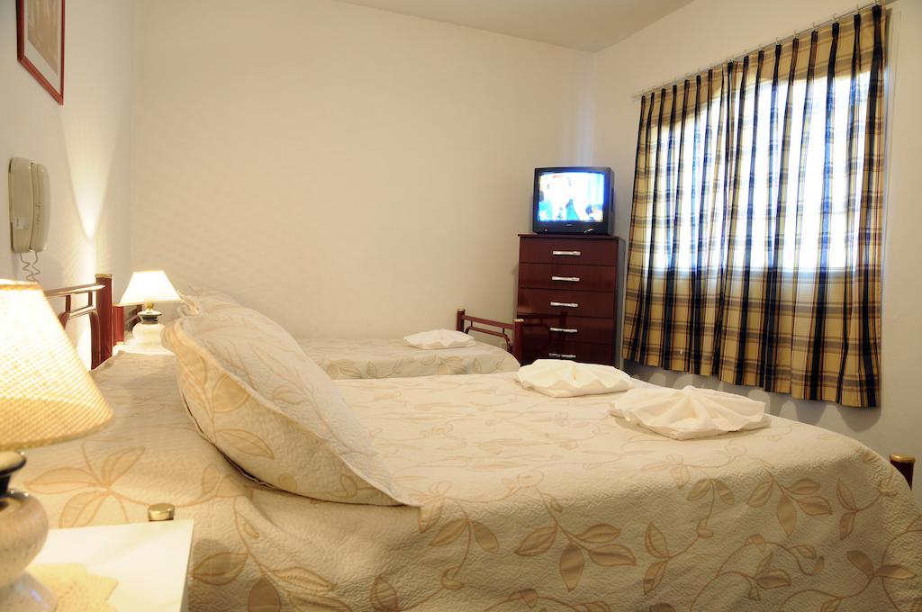 Hotel Salerno Villa Carlos Paz Habitación foto